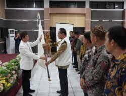 Rektor Unanda Annas Boceng Lantik Pengurus IKA Unanda