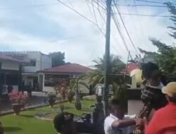 Didorong Oknum Polisi, Mahasiswa Terjatuh dari Pagar Saat Orasi Masalah Korupsi