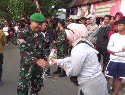 Aksi Damai di Palopo, Bunga untuk TNI Jadi Simbol Kepercayaan