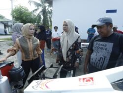 Wali Kota Palopo Serahkan 6 Unit Hand Tractor ke KT Tondok Alla Kelurahan Jaya