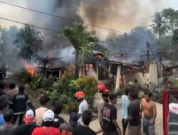 Gegara Korsleting Listrik, Dua Rumah Hangus Terbakar di Patenne